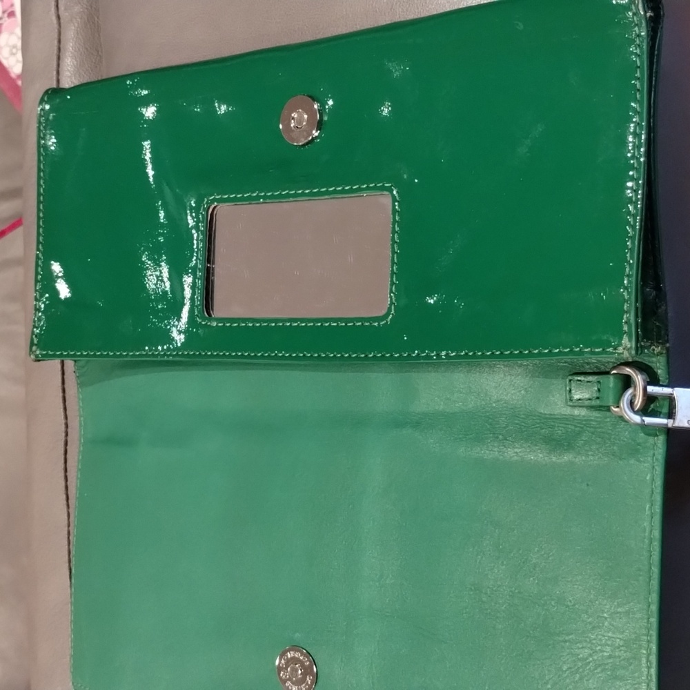 Cole Haan Leather Green Wristlet Wallet Patent Leather Clutch - X Large- GUC - Picture 14 of 17